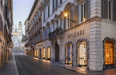 yves saint laurent roma via condotti|Via dei Condotti a Roma: Il Cuore dello Shopping di Lusso.